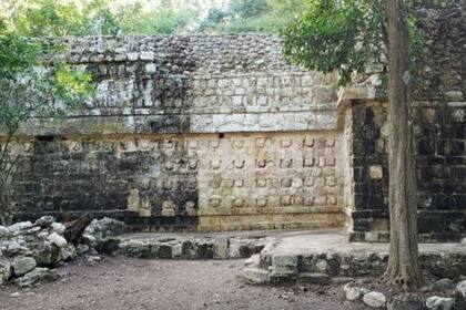 El palacio mide unos 55 metros de largo, 15 metros de ancho y 6 metros de alto