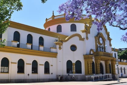 El Palacio Municipal de Chascomús construido por el ingeniero y arquitecto siciliano Francisco Salamone.