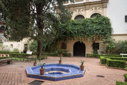 El Palacio Noel, una joya arquitectónica de 1922, es un ejemplo de estilo neocolonial, inspirado en las líneas barroca española y colonial de tradición limeña, cuzqueña y jesuítica del siglo XVIII