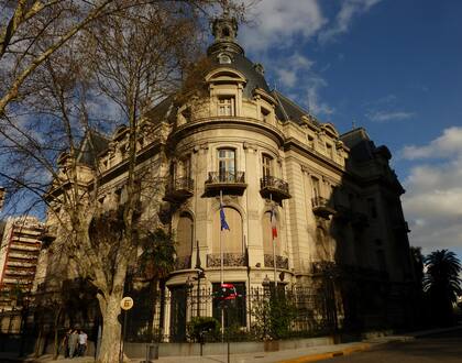 El palacio Ortiz Basualdo, sede de la embajada francesa