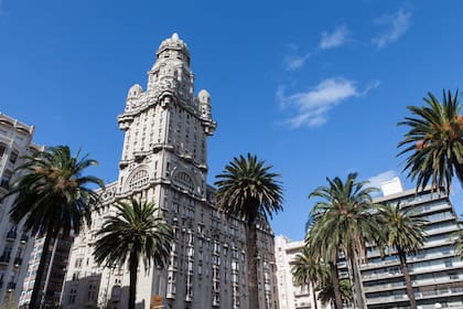 El Palacio Salvo fue inaugurado en 1928.