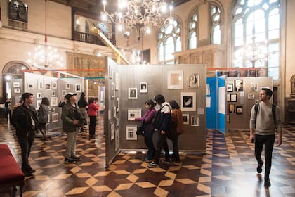 El Palacio tiene una interesante muestra fotográfica, que cuenta la historia de una epoca