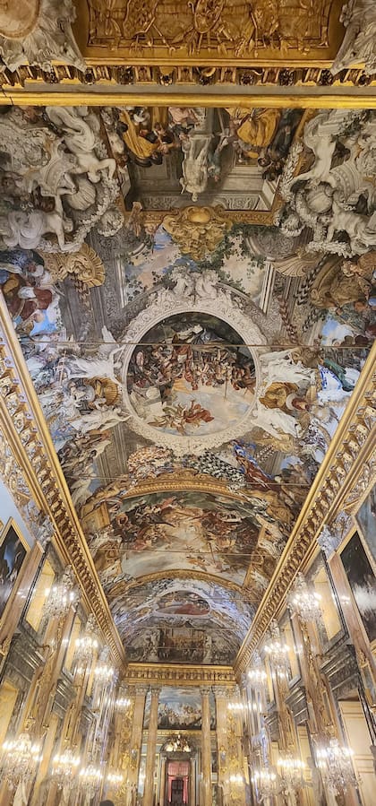 El Palazzo Bonaparte, en Roma, escenario de la muestra "A Beautiful World" de Mario Testino