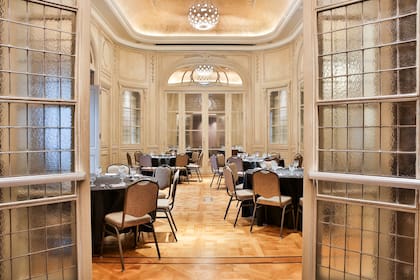 El Palladio Hotel, construcción que supo ser el solar donde nació Nicolás Rodríguez Peña, una de las cabezas detrás de la Primera Junta de gobierno.