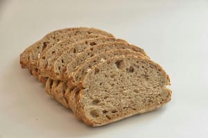 Sin harina ni grasa: cómo hacer pan de garbanzos libre de gluten y en el microondas