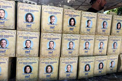 El pan dulce cuesta 200 pesos y tiene la imagen de Evita, Perón, Cristina y Néstor