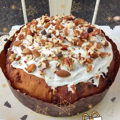 El pan dulce de Mariano Asta se ofrece por $50.000 en su sucursal de Martínez