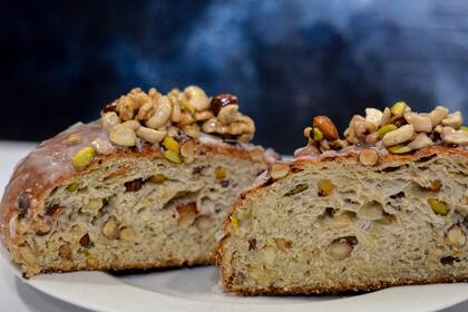 El pan dulce simboliza muchas cosas: un año que termina, la reunión, las tradiciones, la familia, el brindis