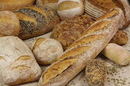 El pan integral se elabora con trigo que tiene todos los componentes del grano: el salvado, el germen y el endospermo (Foto Pexels)