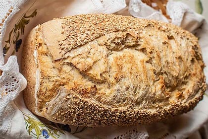 El pan integral sobrevive más tiempo en la heladera.