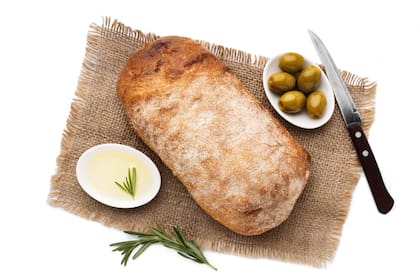 El pan toscano no lleva sal.