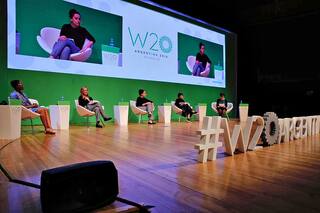 Mujeres en tecnología: usuarias y productoras para un futuro mejor