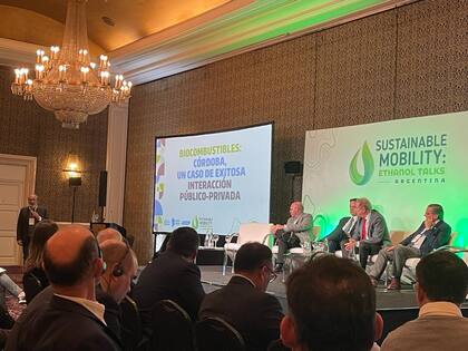 El panel de políticas públicas en el seminario