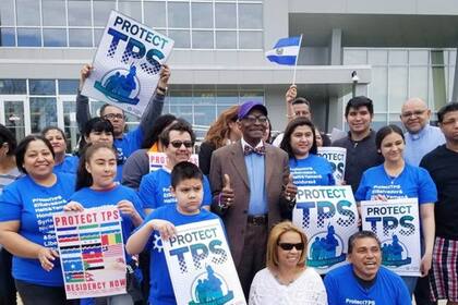 El panel de tres jueces del Noveno Circuito -compuesto por magistrados designados por Clinton, Bush y Trump- concedió al gobierno federal la suspensión de una orden previa que había frenado la terminación del TPS