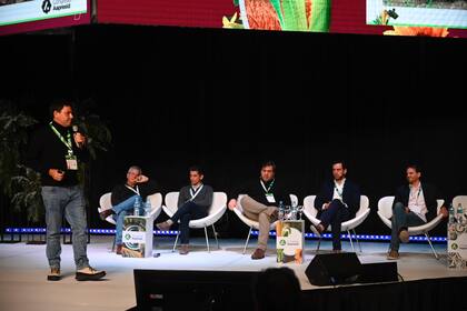 El panel "Seamos directos: Digamos no a la Labranza"