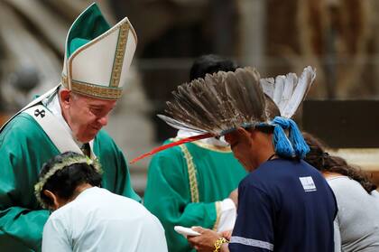 El Papa abrió el sínodo panamazónico denunciando "los nuevos colonialismos"