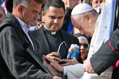El mate estuvo presente en la histórica ceremonia