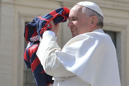 El Papa con la camiseta de San Lorenzo, un clásico