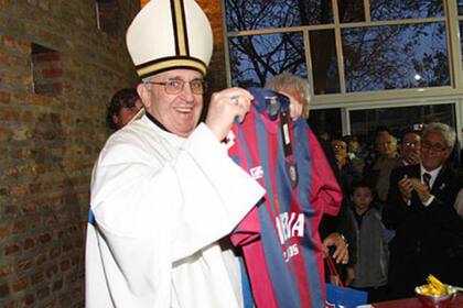El Papa con la camiseta del Ciclón