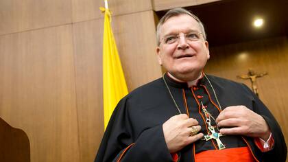 Raymond Burke, el principal opositor del Papa