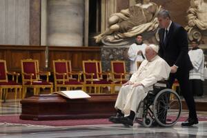 Funeral del cardenal que criticó el papado de Francisco