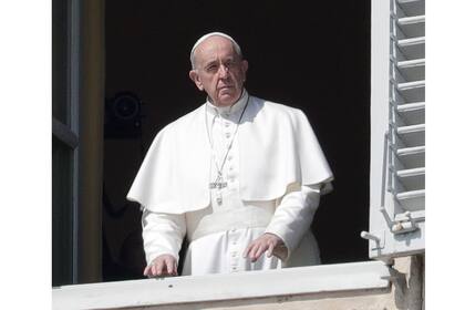 "Nuestra oración especial es para los difuntos y sus familias", dijo el papa Francisco