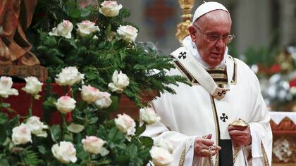 El papa Francisco celebra su tercera Misa de Gallo en el Vaticano
