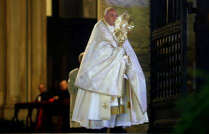 "El comienzo de la fe es saber que necesitamos la salvación. No somos autosuficientes, solos nos hundimos", sentenció el Papa Francisco