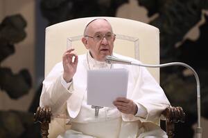 El papa Francisco pidió tratar bien a las suegras, pero les hizo una advertencia