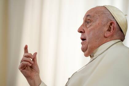 El papa Francisco durante una entrevista con The Associated Press en el Vaticano, el martes 24 de enero de 2023