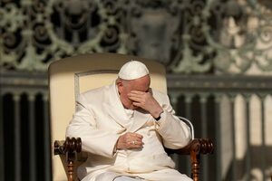 Cómo se lo vio a Francisco durante la audiencia general en el Vaticano, antes de ser internado
