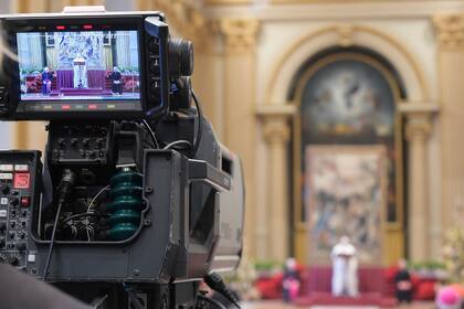 El Papa Francisco da su tradicional discurso para los augurios de Navidad para los miembros de la curia en el Vaticano