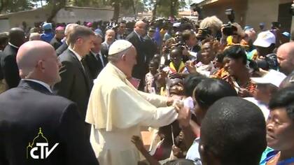 El Papa Francisco, en un centro de refugiados de la República Centroafricana, el tramo más peligroso de su gira