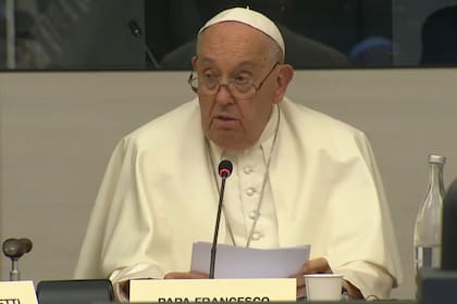 El papa Francisco en un encuentro con movimientos sociales