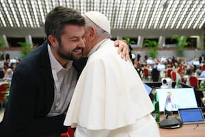 La frase con la que Francisco anticipó a su sucesor y el retrato íntimo que traza un libro revelador