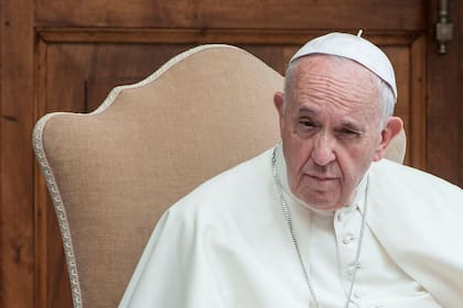Durante el viaje del Papa a Chile en 2018, Cruz criticó a Francisco por defender a un obispo a quien Cruz y otras víctimas acusaron de haber presenciado los abusos de Karadima y de encubrirlo