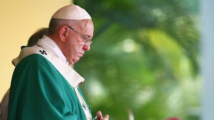 El papa Francisco llamó a encontrar una solución en la negociación entre las FARC y Colombia, en su primera misa en la Plaza de la Revolución, de Cuba