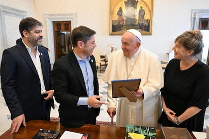 El Papa Francisco recibió a Axcel Kicillof y a Carlos Bianco