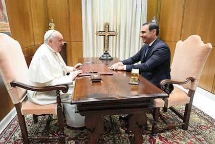 El papa Francisco recibió a Gustavo Valdés, gobernador de Corrientes