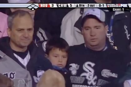 El papa León XIV en un juego de Grandes Ligas en Chicago