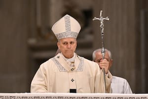 Tensión en el Vaticano: con el aval de León XIV, un cardenal argentino frena el desafío de un grupo ultraconservador