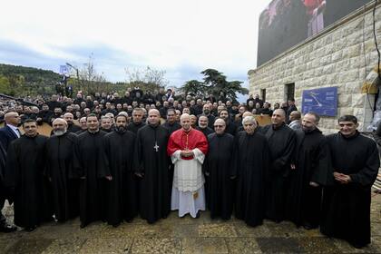El Papa León XIV rindió homenaje en la tumba de San Charbel Makhlouf en el Monasterio de San Marón, Annaya