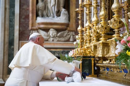 El Papa en la iglesia de Santa María la Mayor.