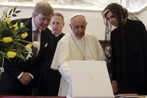 El Papa recibió a la reina Máxima en la primera visita de Estado de los monarcas de Holanda en 2017