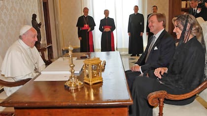 El Papa recibió a la reina Máxima en la primera visita de Estado de los monarcas de Holanda