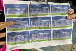 El ayuda memoria que utilizó el arquero de Estudiantes en los penales contra Boca: superhéroe por un día