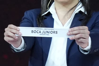 El papelito de Boca, durante el sorteo de la Libertadores