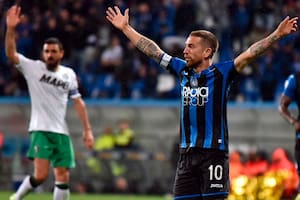 Italia: Icardi erró un penal y de la mano del Papu Gómez, Atalanta hizo historia