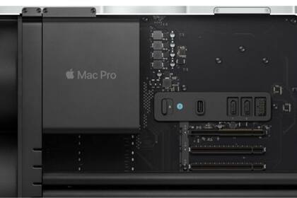 El armazón de la Mac Pro es desmontable para que el usuario pueda instalar y desinstalar hardware cuando lo desee