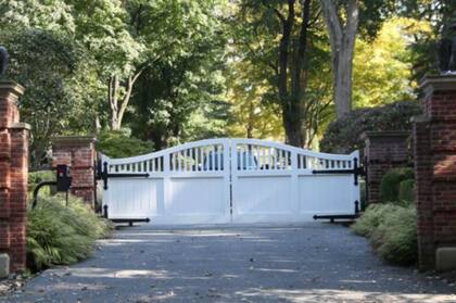 El paquete bomba lleg a la casa de Soros en un suburbio de Nueva York.